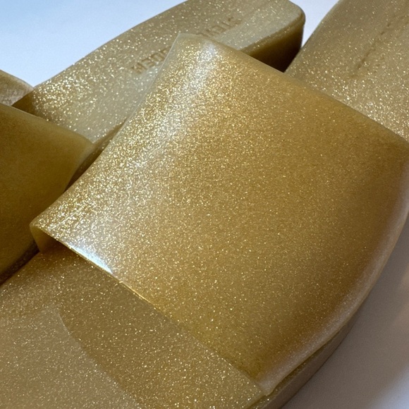 Steve Madden Harlin Open Toe Slide-On Single Strap Heeled Sandal Gold 9 - Picture 2 of 8